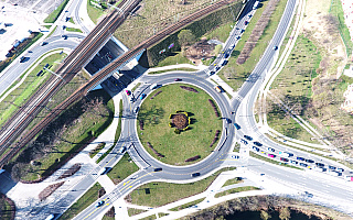 Turbinowe jak ślimakowe. Nowa organizacja ruchu na Rondzie Ofiar Katastrofy Smoleńskiej w Olsztynie sprawia kierowcom wiele problemów (FILM) Turbinowe jak ślimakowe. Nowa organizacja ruchu na Rondzie Ofiar Katastrofy Smoleńskiej w Olsztynie sprawia kierowcom wiele problemów (FILM)